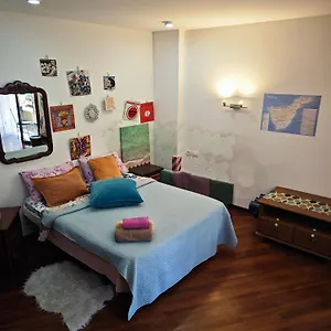 https://casa-weyler.adeje-hotels.com